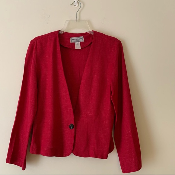 NORTON MCNAUGHTON. Red jacket, cropped. Button closure. Perfect for even… - Picture 2 of 7